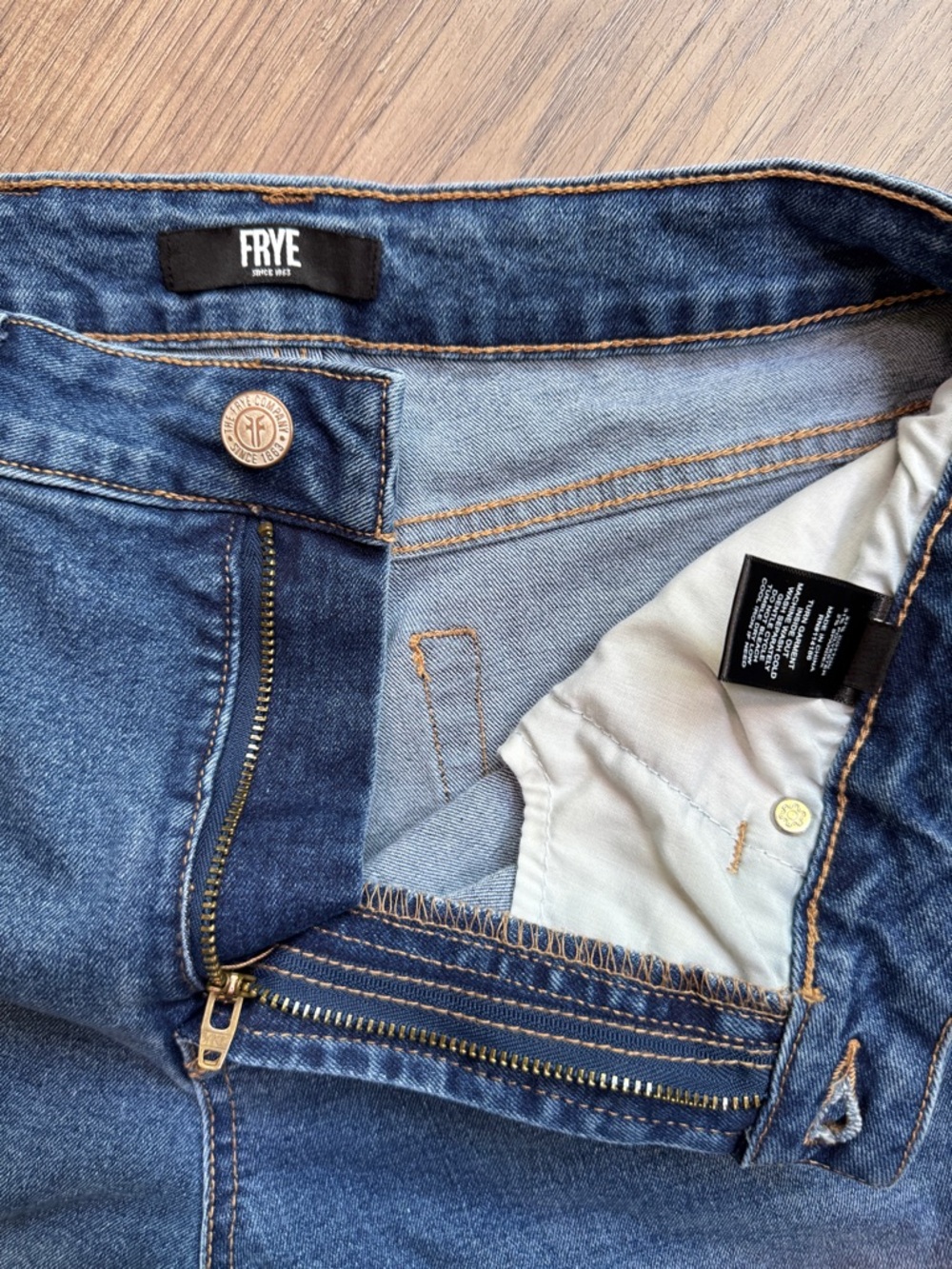 Frye High Rise Straight Leg Jeans - Size 4 / 27 - Picture 8 of 13